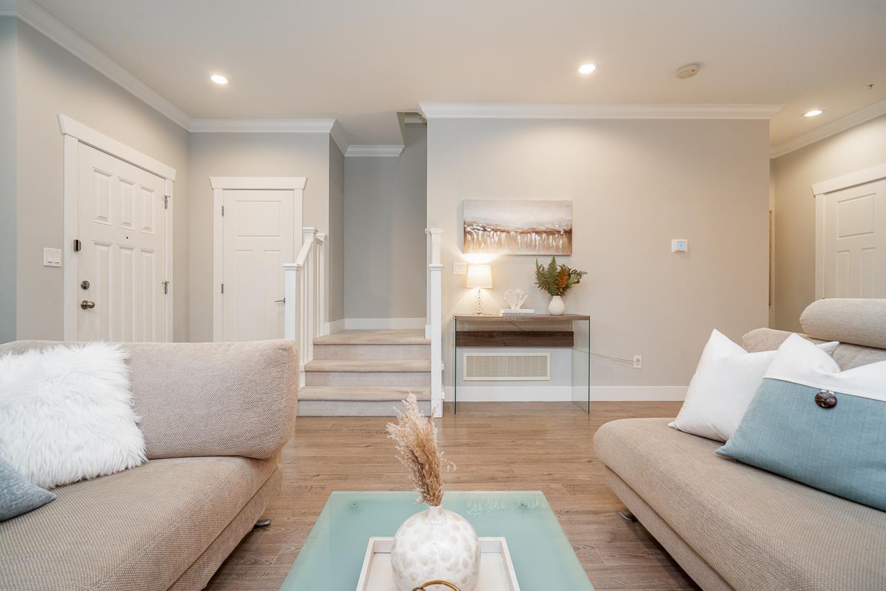Photo 8 of 21165 77 B Avenue, Langley BC