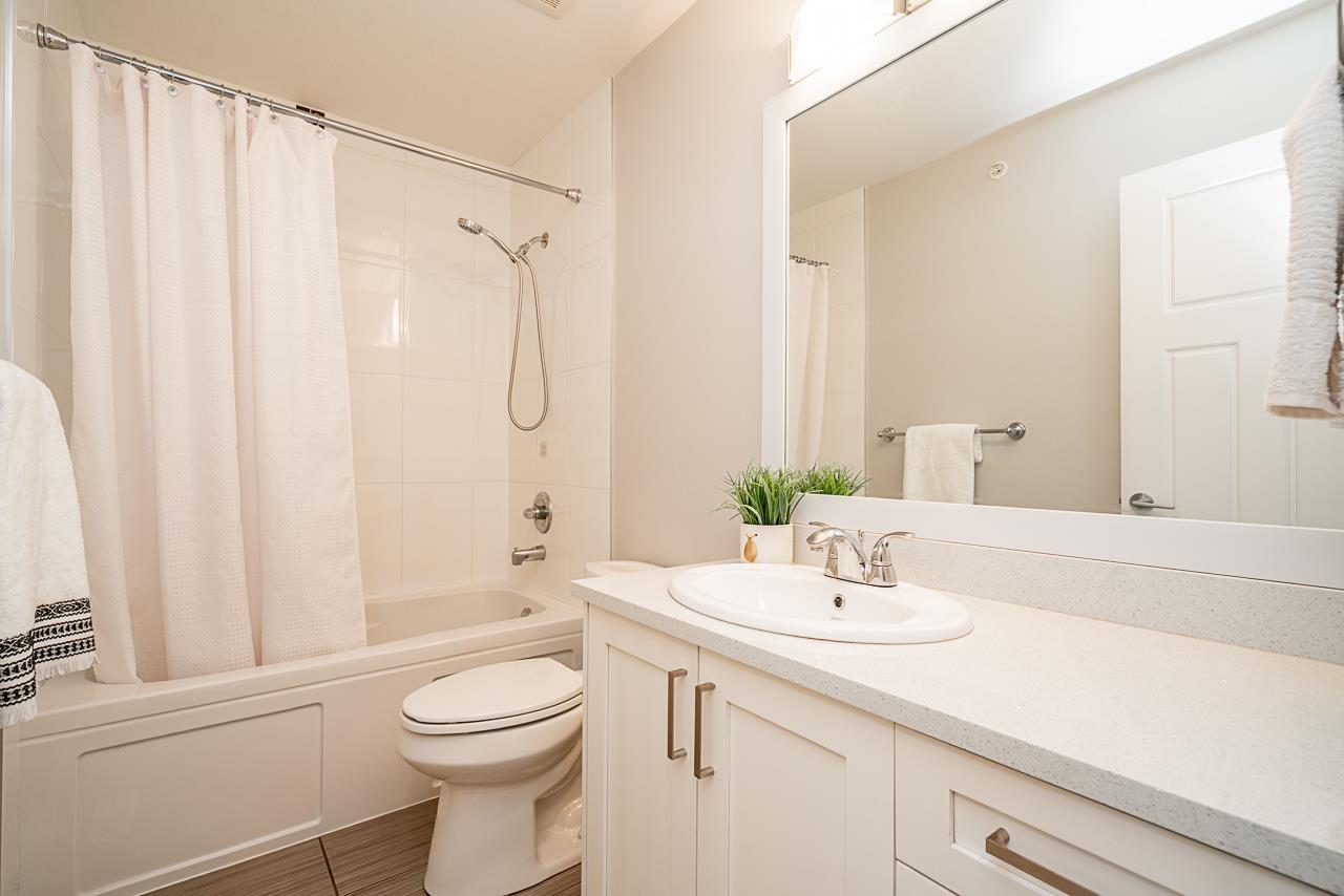 Photo 27 of 21165 77 B Avenue, Langley BC