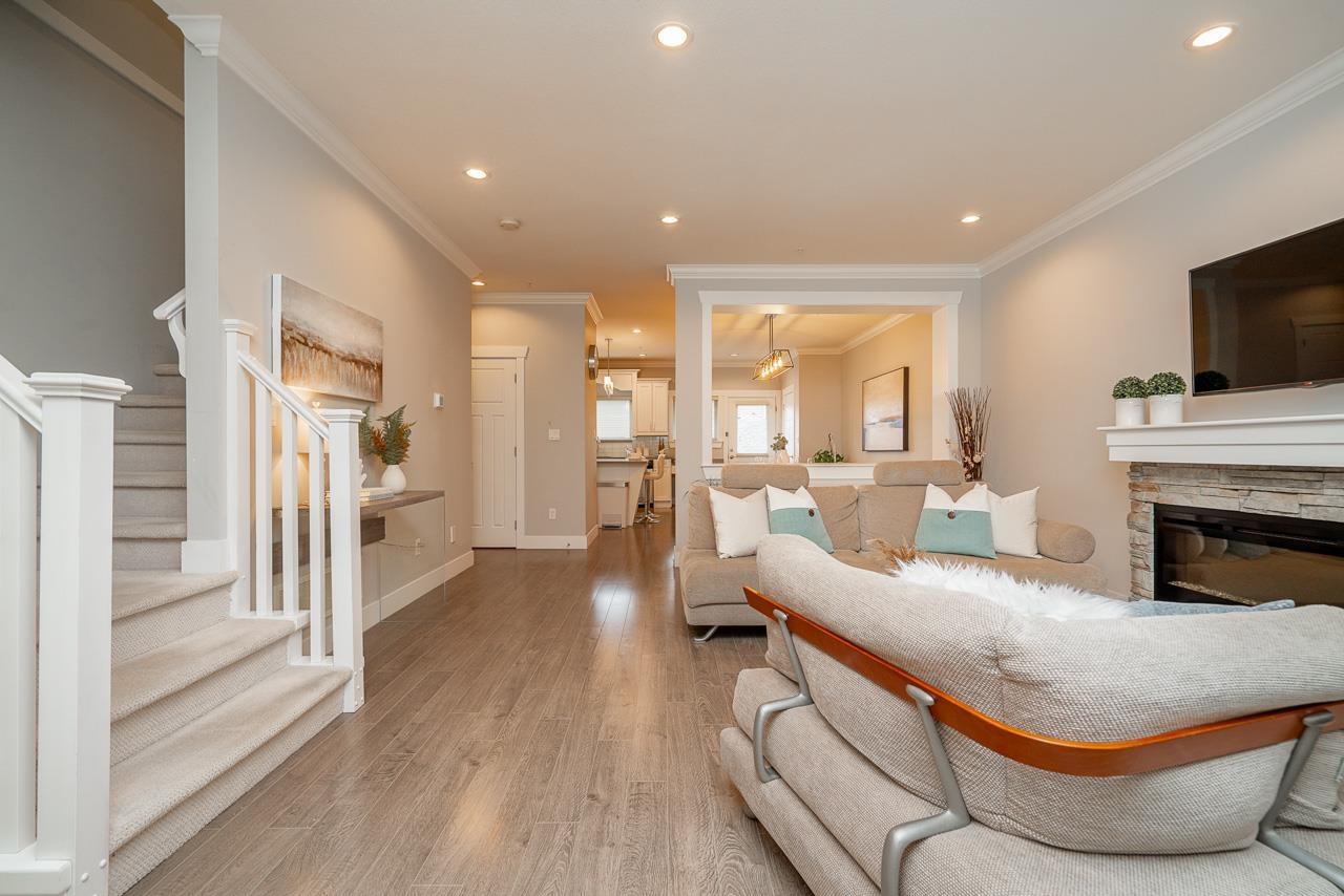 Photo 7 of 21165 77 B Avenue, Langley BC