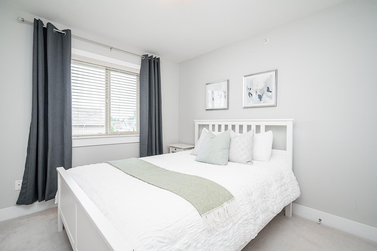 Photo 23 of 21165 77 B Avenue, Langley BC
