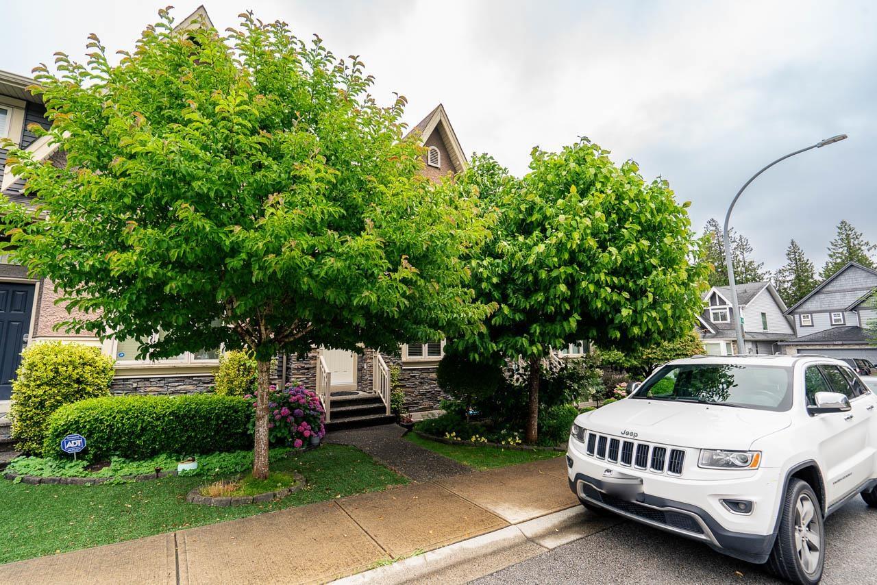 Photo 2 of 21165 77 B Avenue, Langley BC