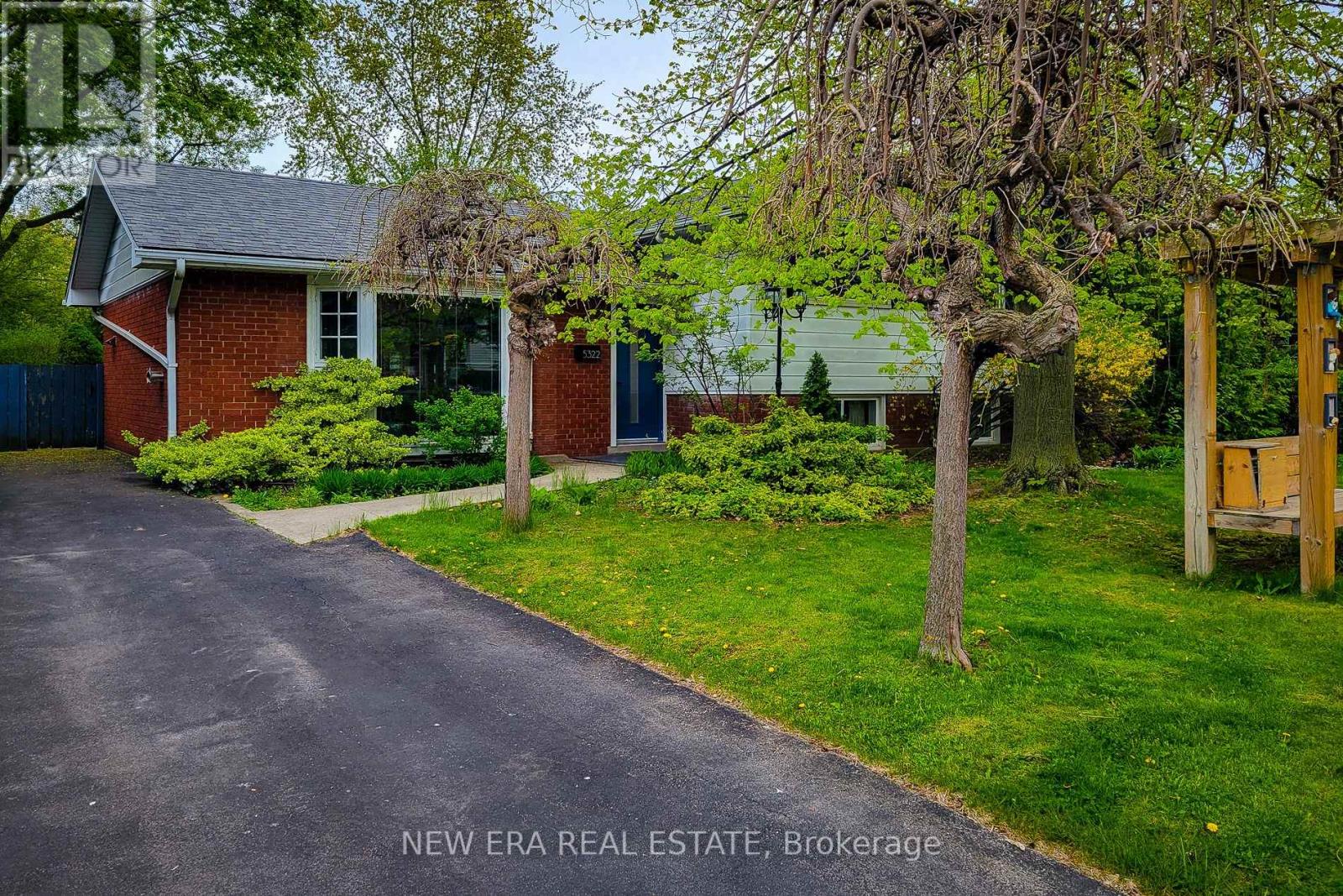 Photo 32 of 5322 Windermere Drive, Burlington ON
