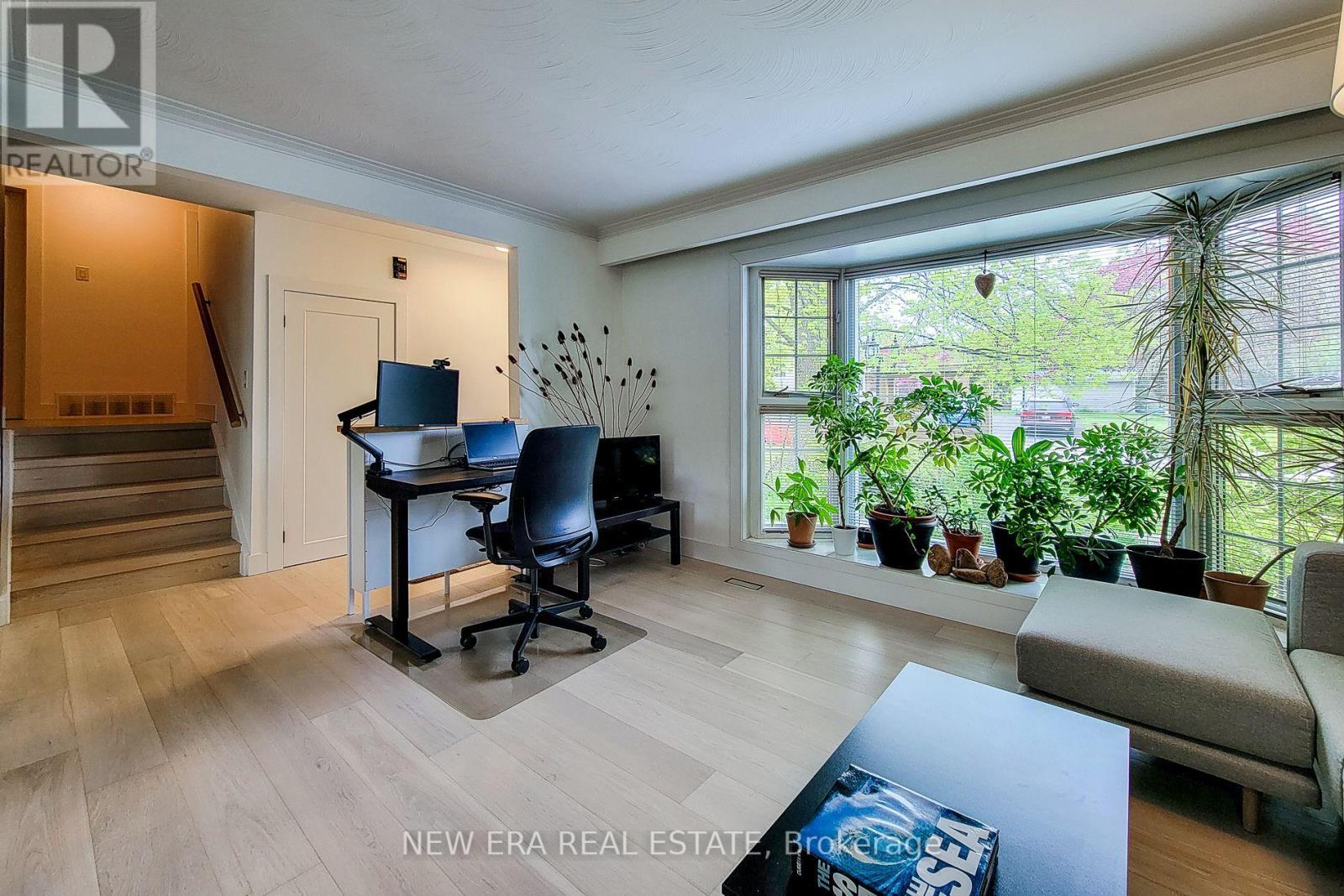 Photo 18 of 5322 Windermere Drive, Burlington ON