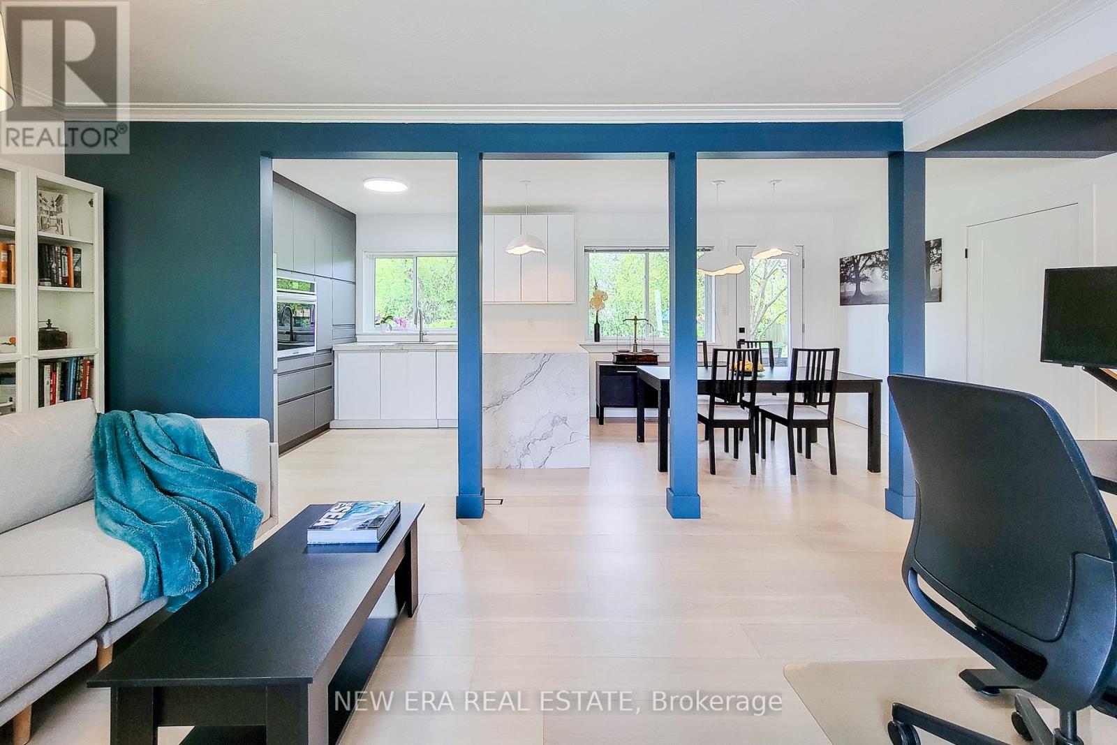 Photo 11 of 5322 Windermere Drive, Burlington ON