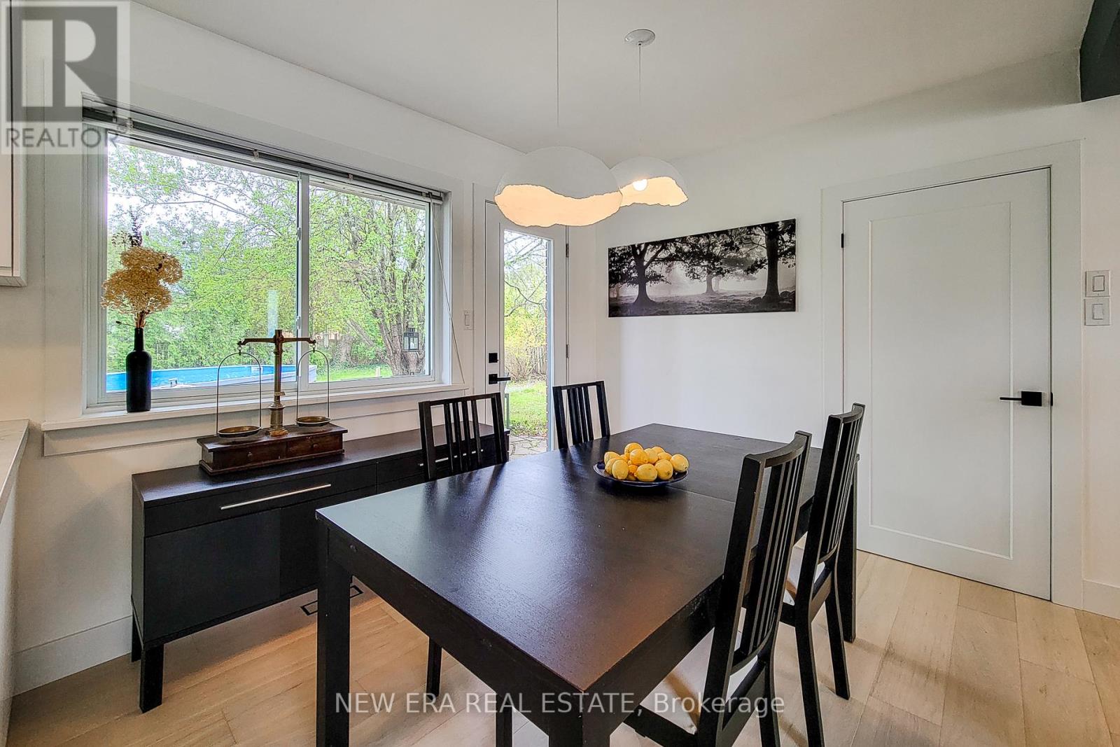 Photo 25 of 5322 Windermere Drive, Burlington ON