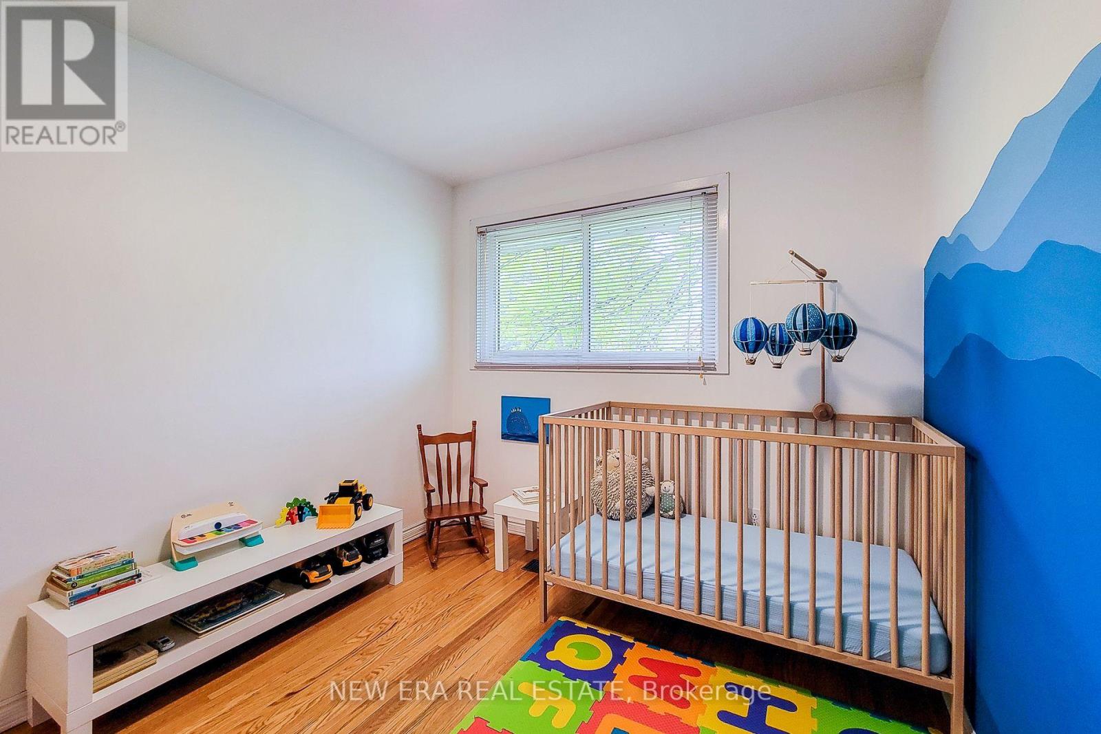 Photo 15 of 5322 Windermere Drive, Burlington ON