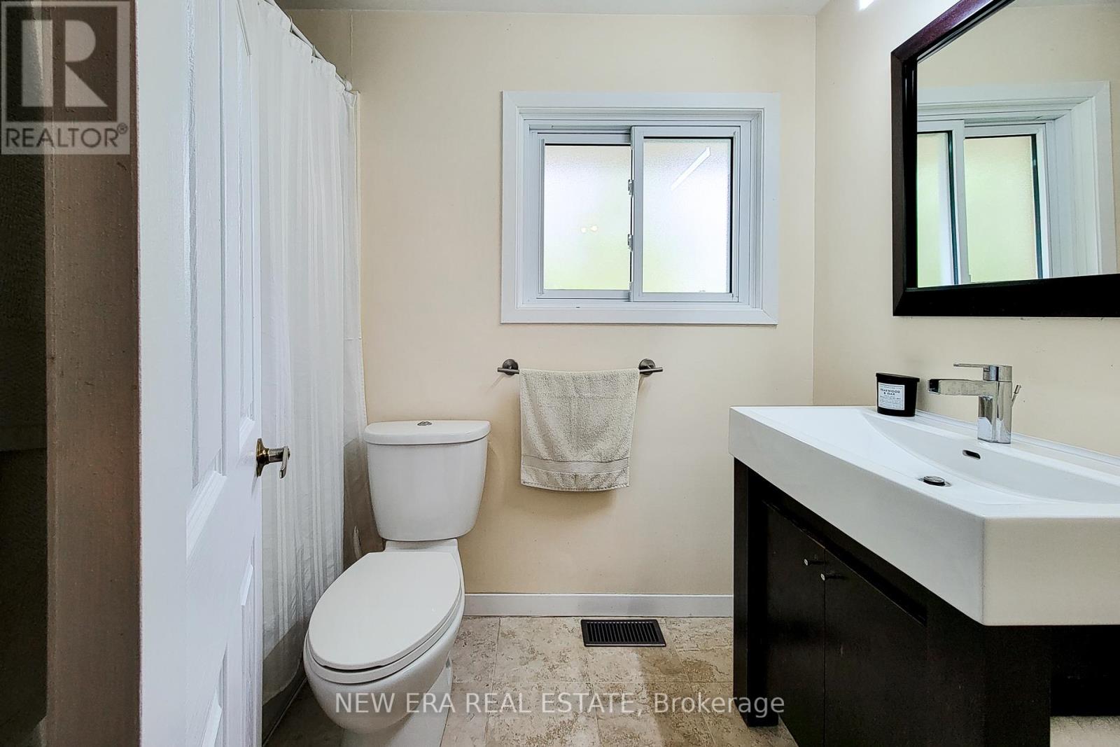Photo 19 of 5322 Windermere Drive, Burlington ON