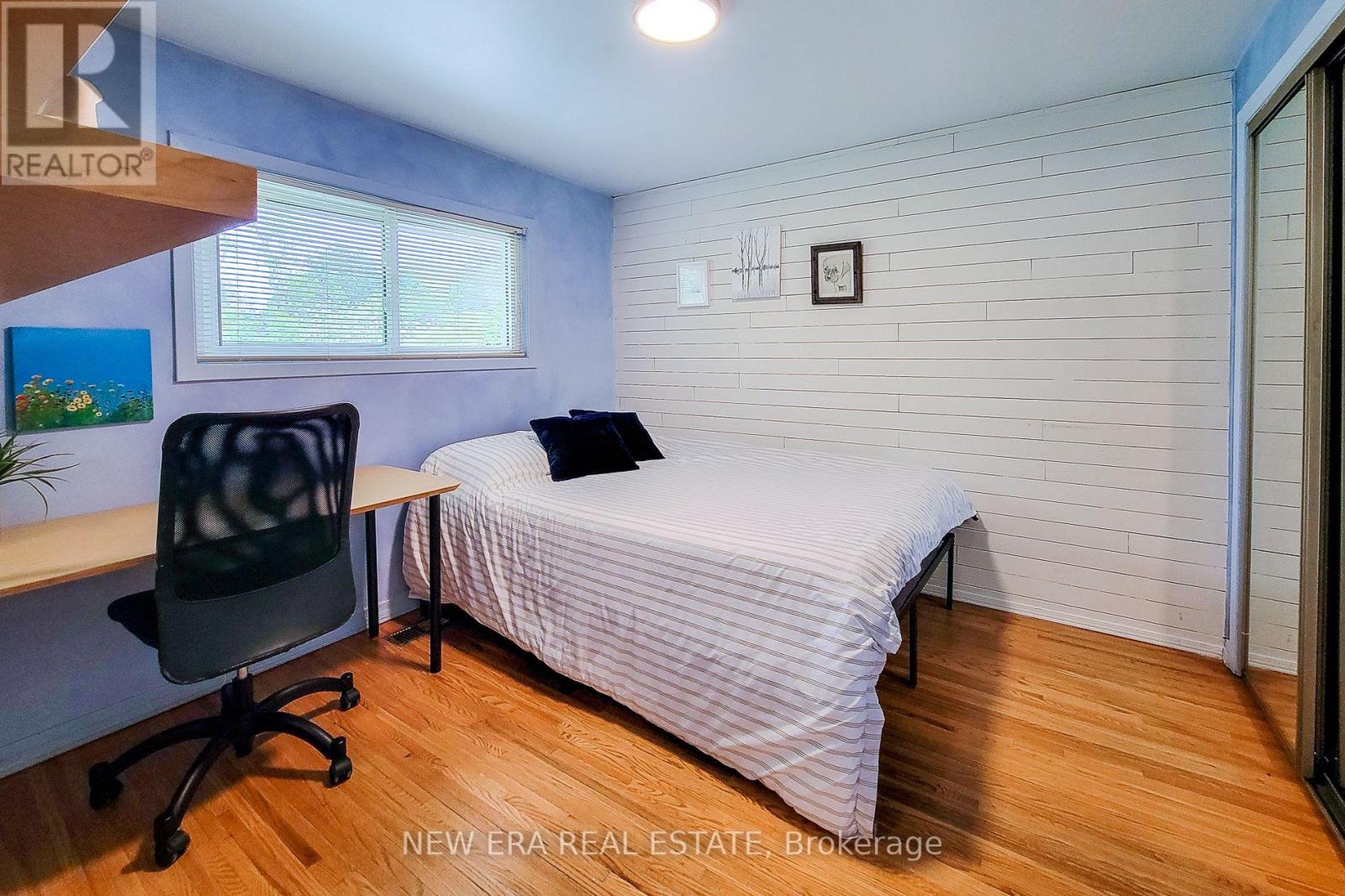 Photo 10 of 5322 Windermere Drive, Burlington ON
