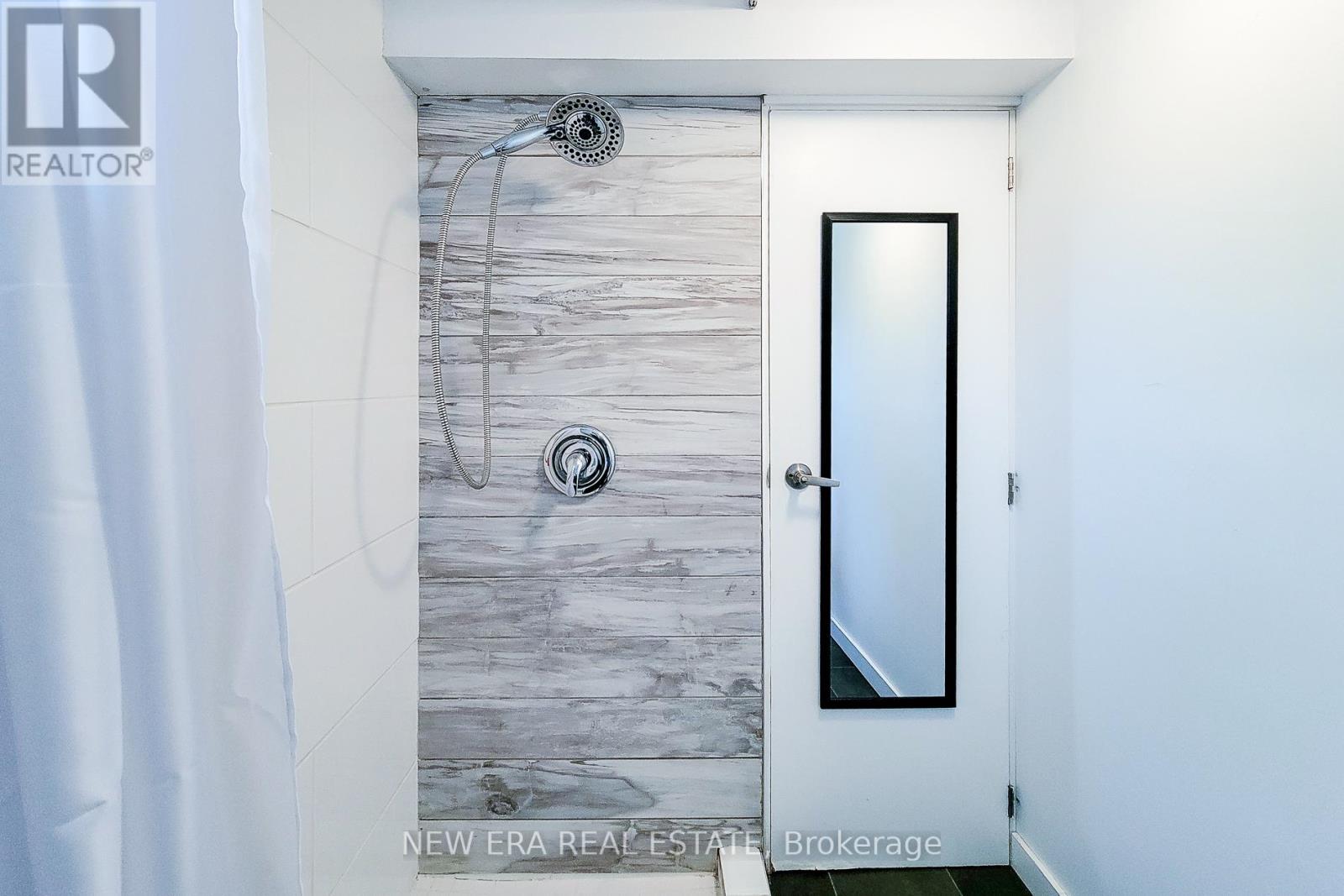 Photo 6 of 5322 Windermere Drive, Burlington ON