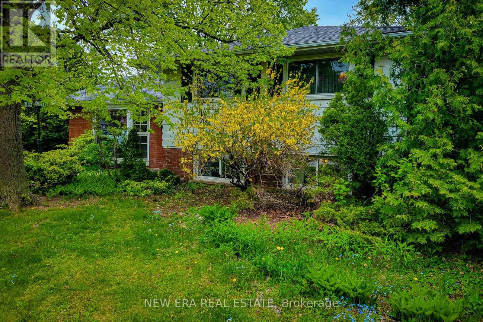 Photo 34 of 5322 Windermere Drive, Burlington ON