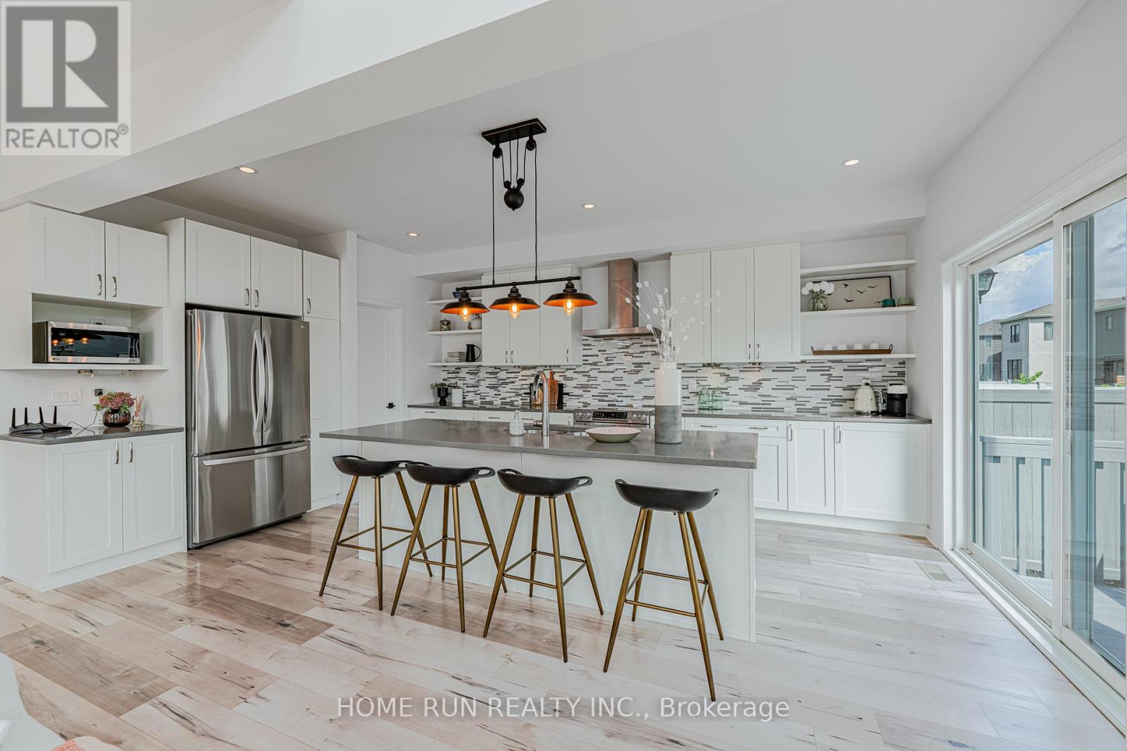 Photo 10 of 77 Defence Street, Ottawa ON