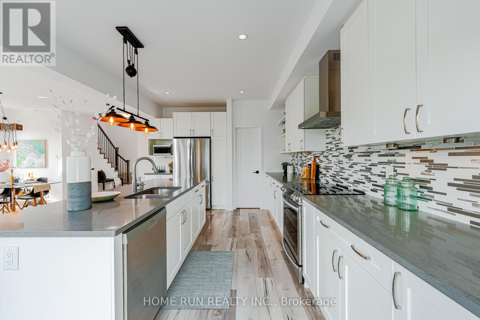 Photo 11 of 77 Defence Street, Ottawa ON