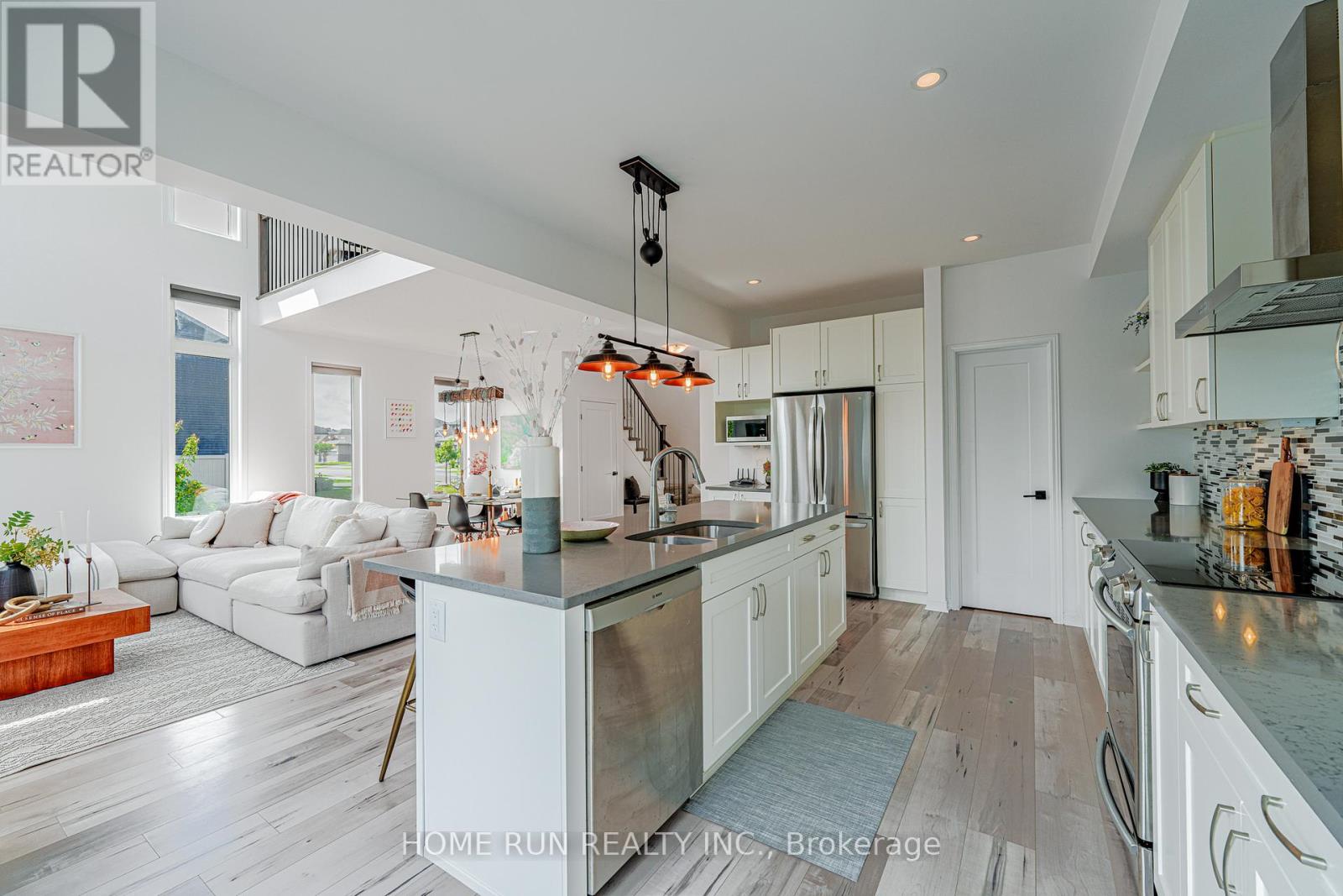 Photo 12 of 77 Defence Street, Ottawa ON