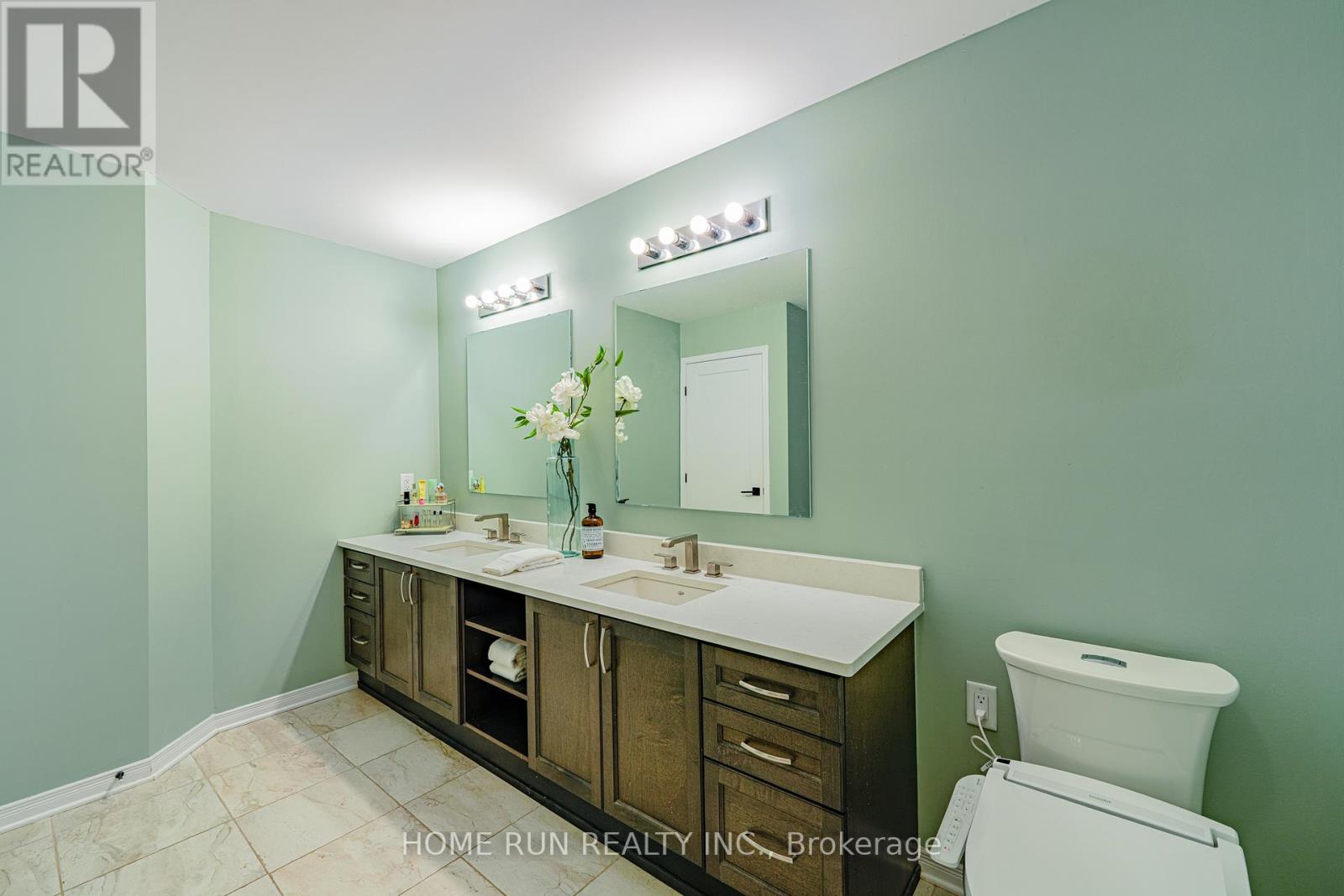 Photo 35 of 77 Defence Street, Ottawa ON