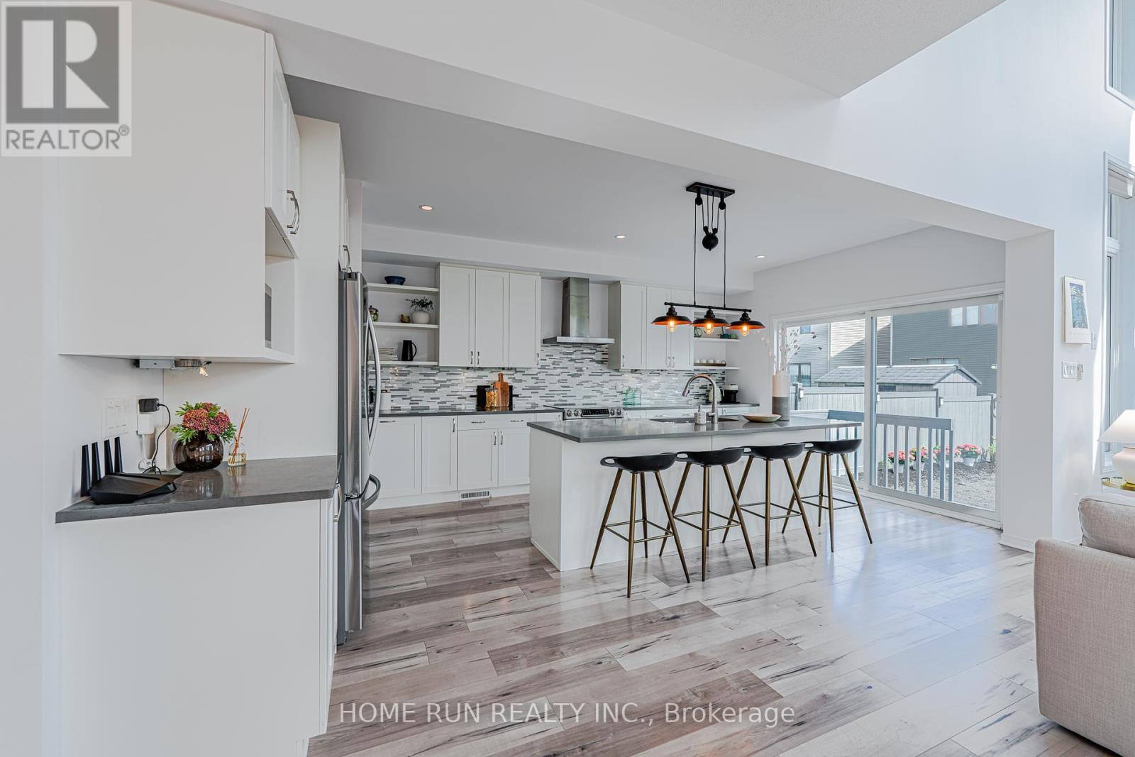 Photo 8 of 77 Defence Street, Ottawa ON