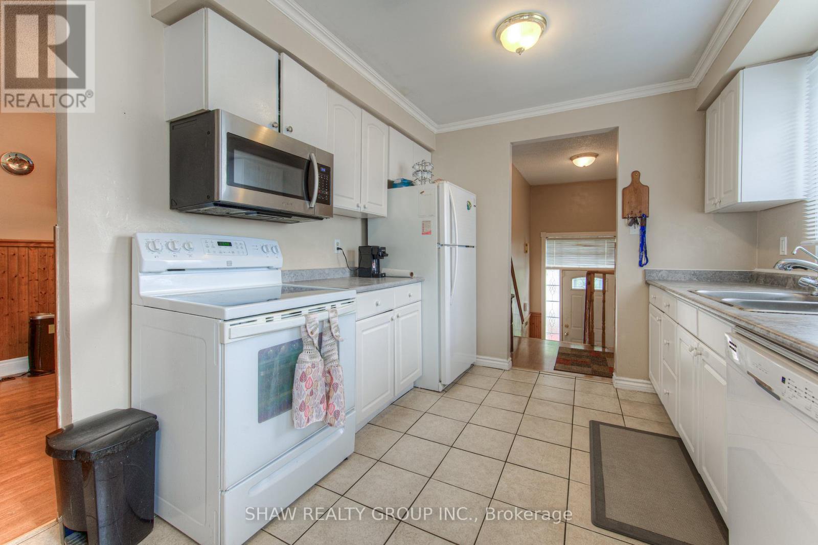 Photo 10 of 66 Daubigny Road, Brant ON