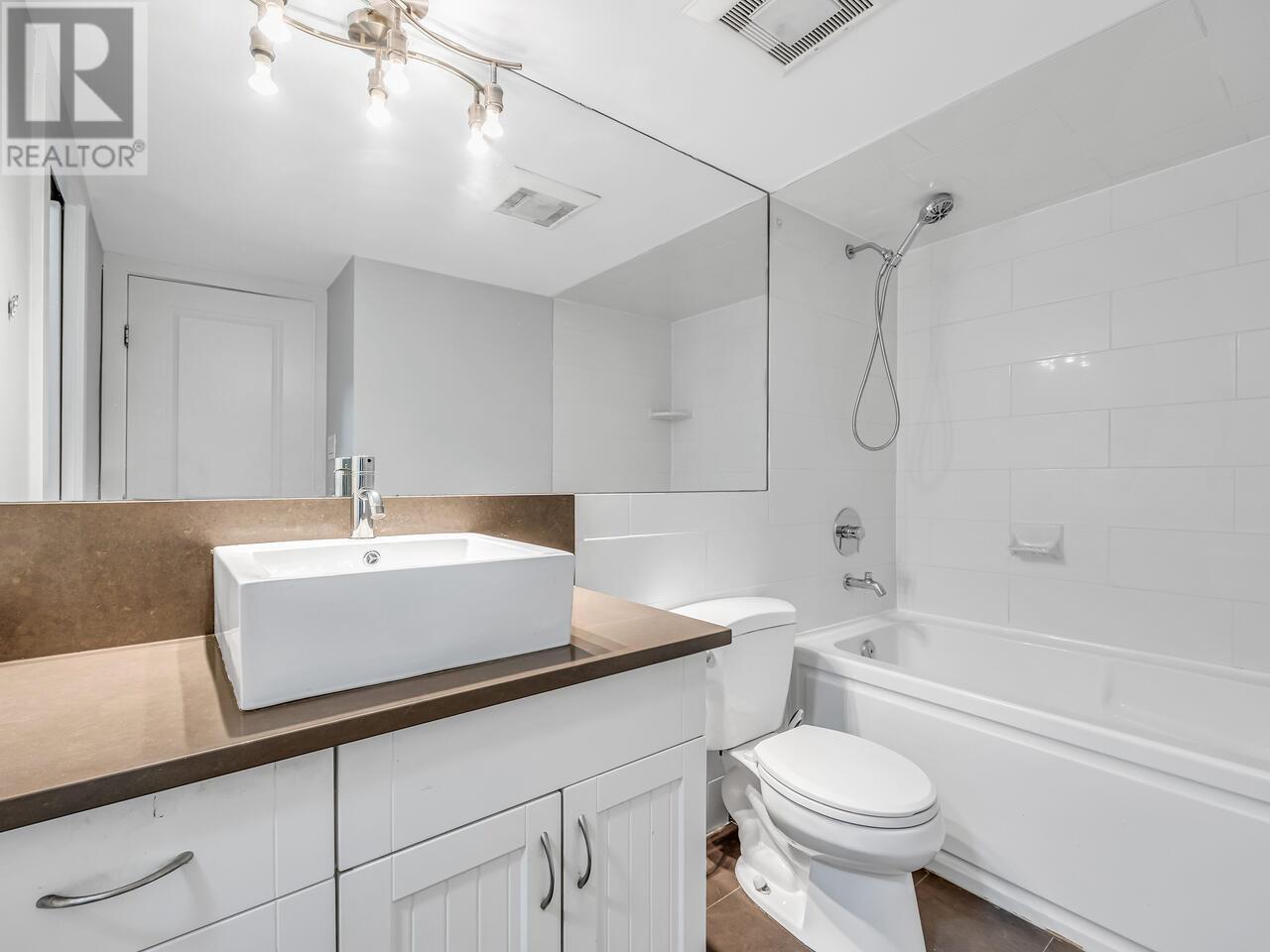 Photo 15 of 304 2224 Eton Street, Vancouver BC