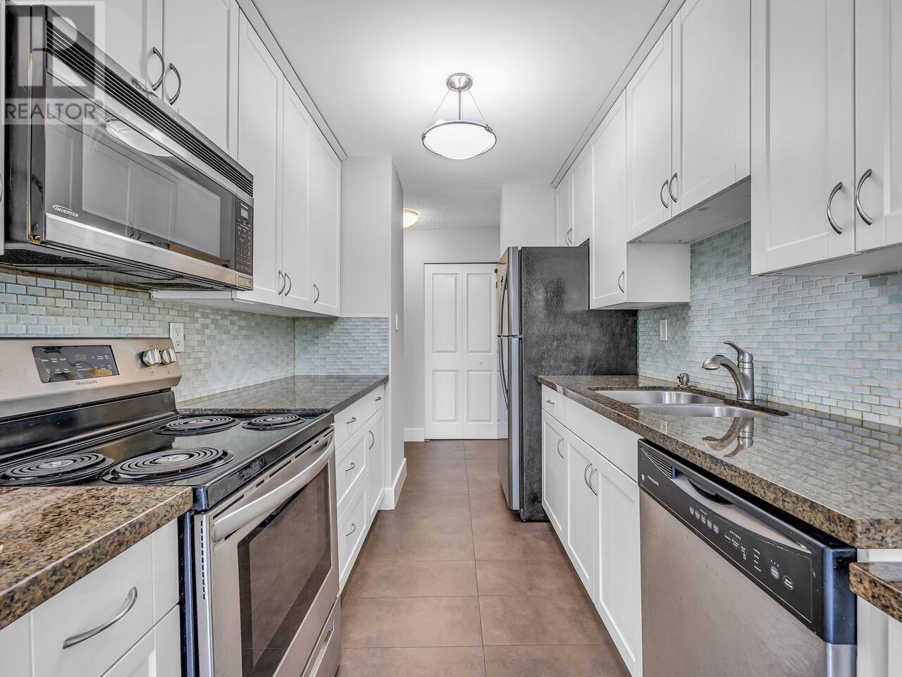 Photo 3 of 304 2224 Eton Street, Vancouver BC