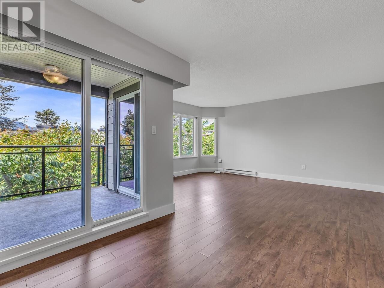 Photo 5 of 304 2224 Eton Street, Vancouver BC