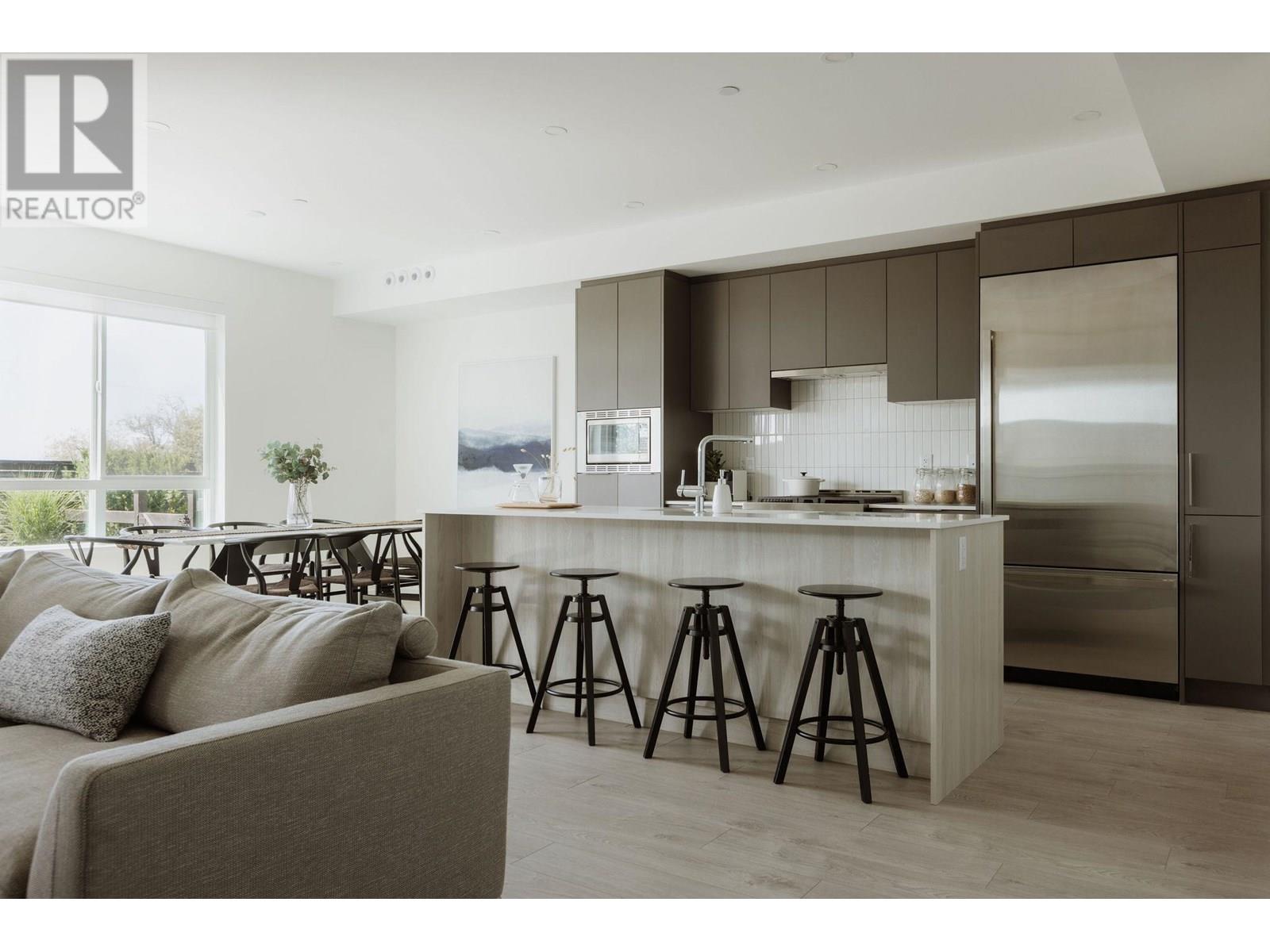 Photo 4 of 104 2426 Rabbit Drive, Tsawwassen BC