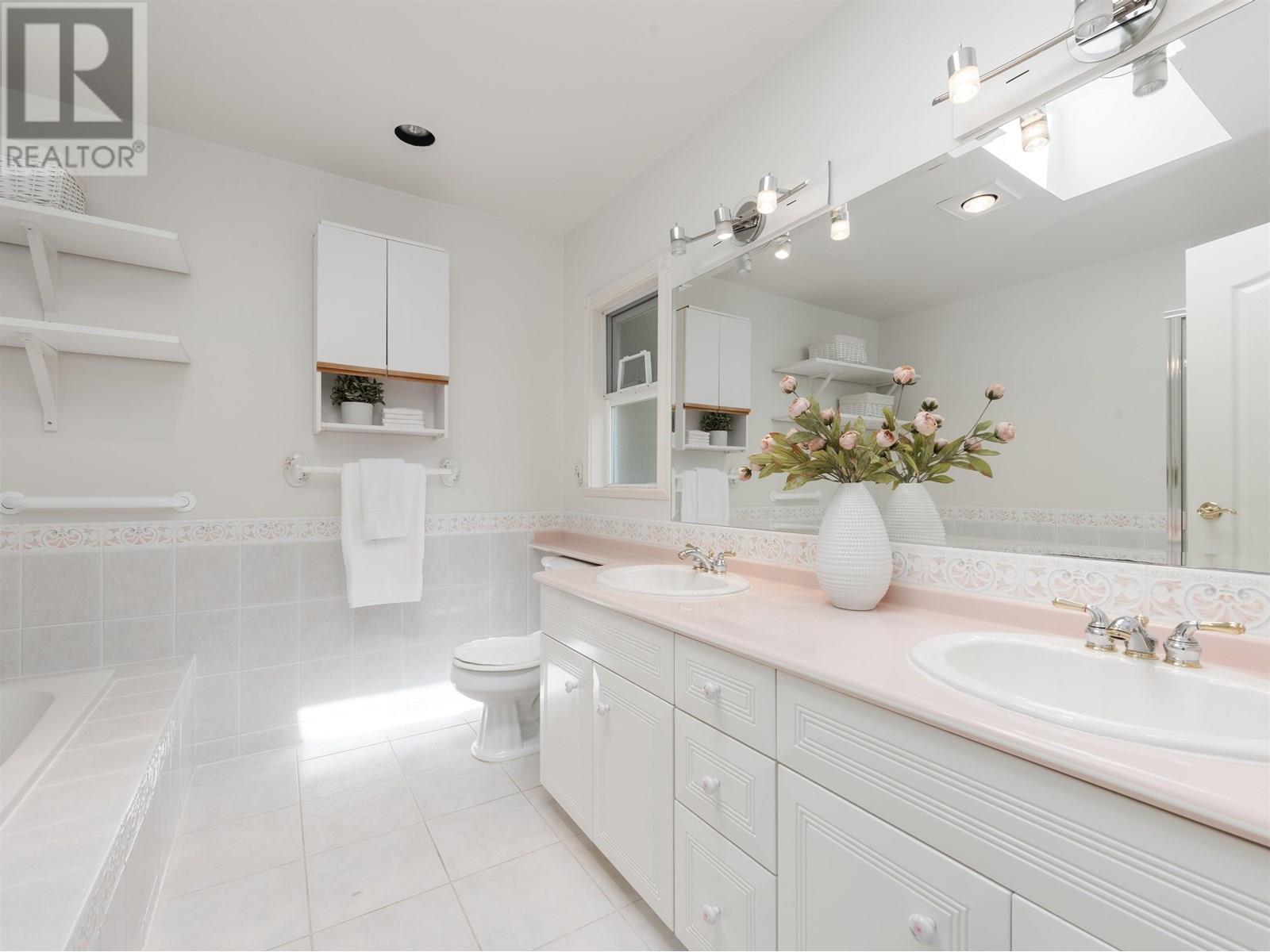 Photo 32 of 668 Westhyde Place, North Vancouver BC
