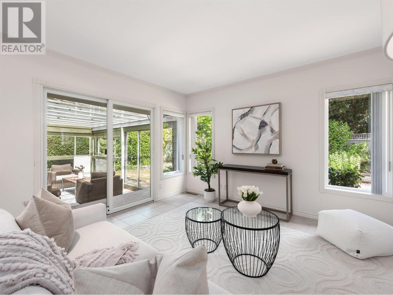 Photo 10 of 668 Westhyde Place, North Vancouver BC