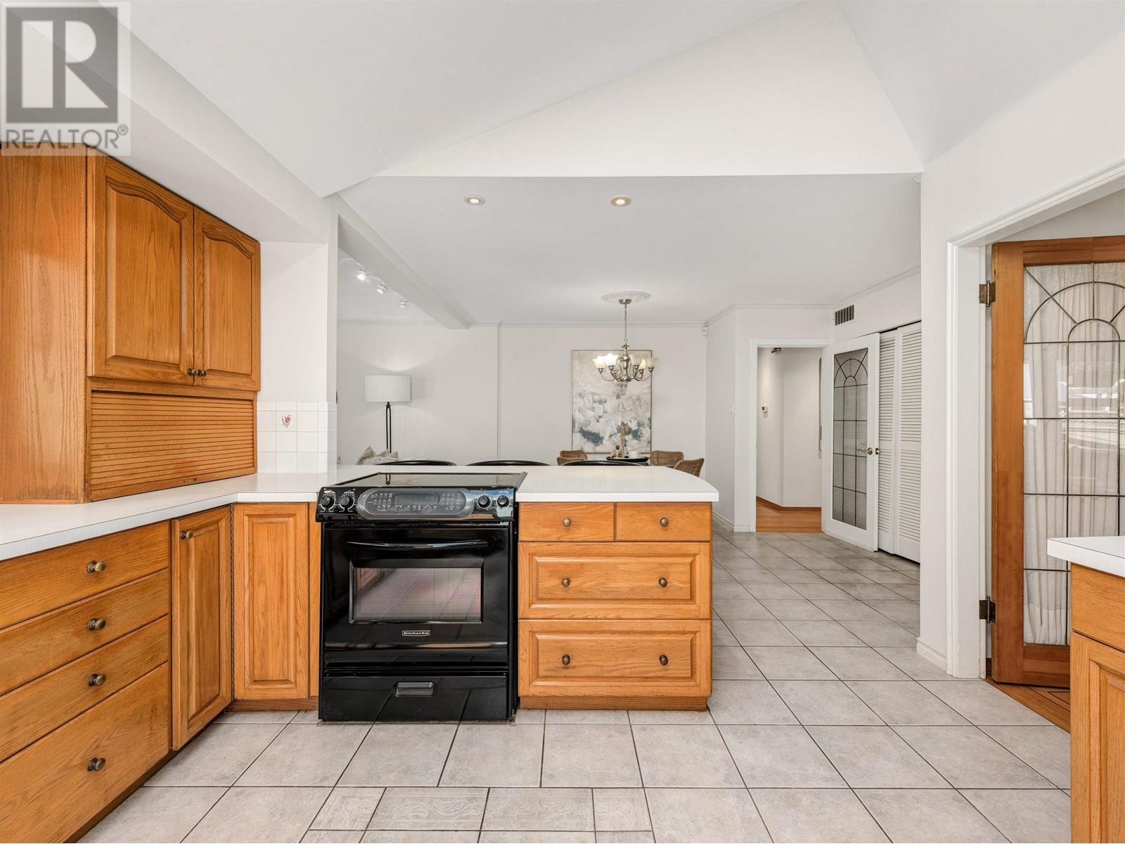 Photo 6 of 668 Westhyde Place, North Vancouver BC