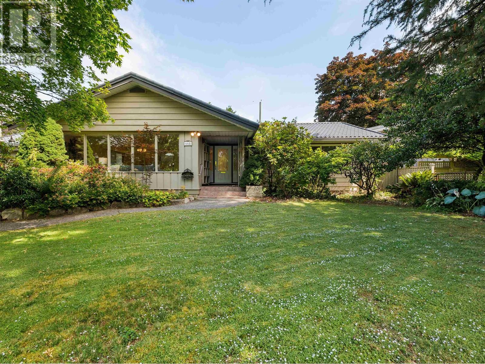 Photo 18 of 668 Westhyde Place, North Vancouver BC