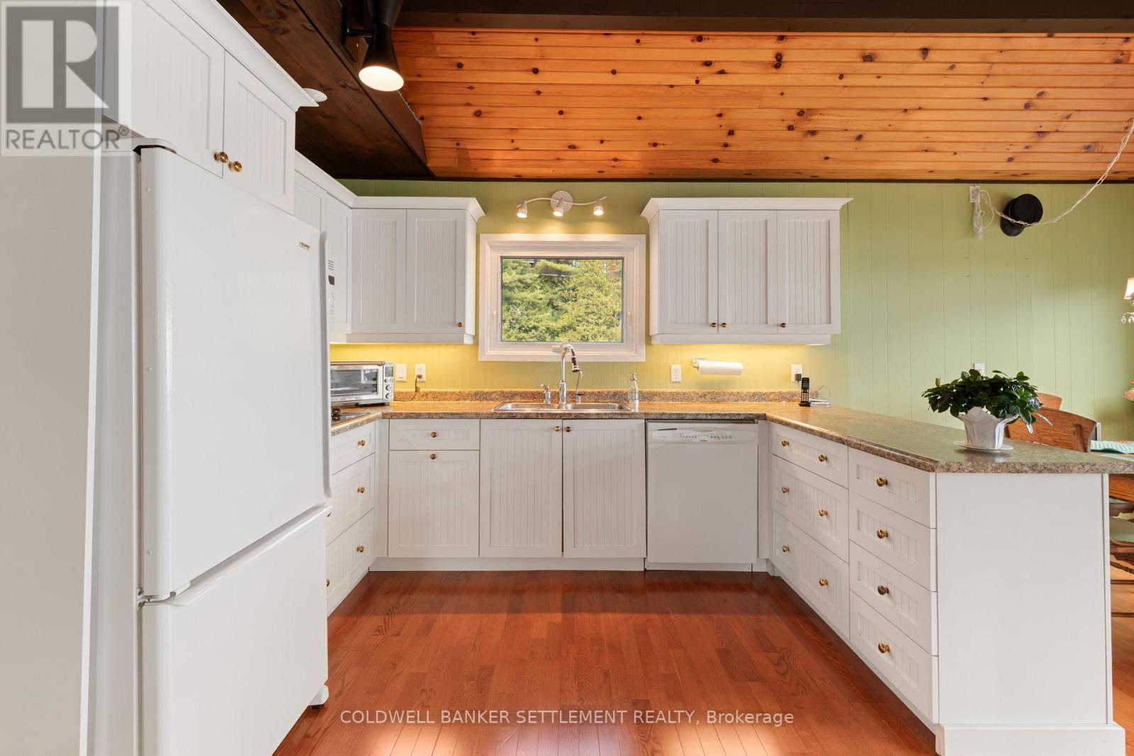 Photo 19 of 300 302 Isobel Lane, Tay Valley ON