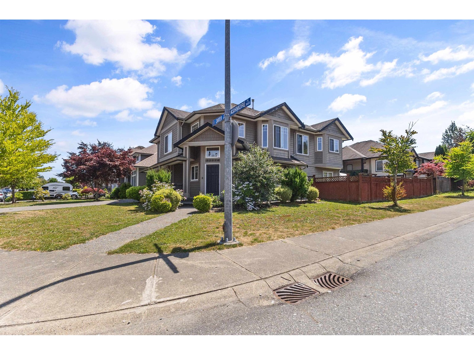 Photo 2 of 32514 Carter Avenue, Mission BC