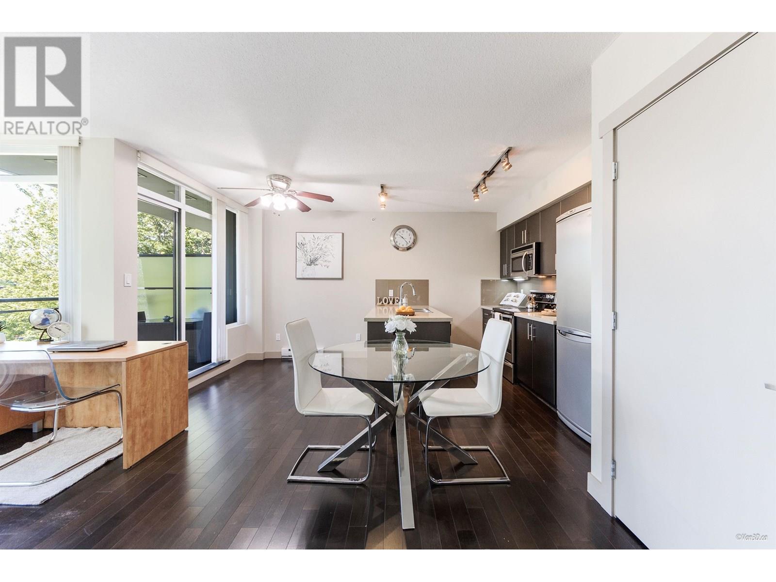 Photo 4 of 305 9009 Cornerstone Mews, Burnaby BC