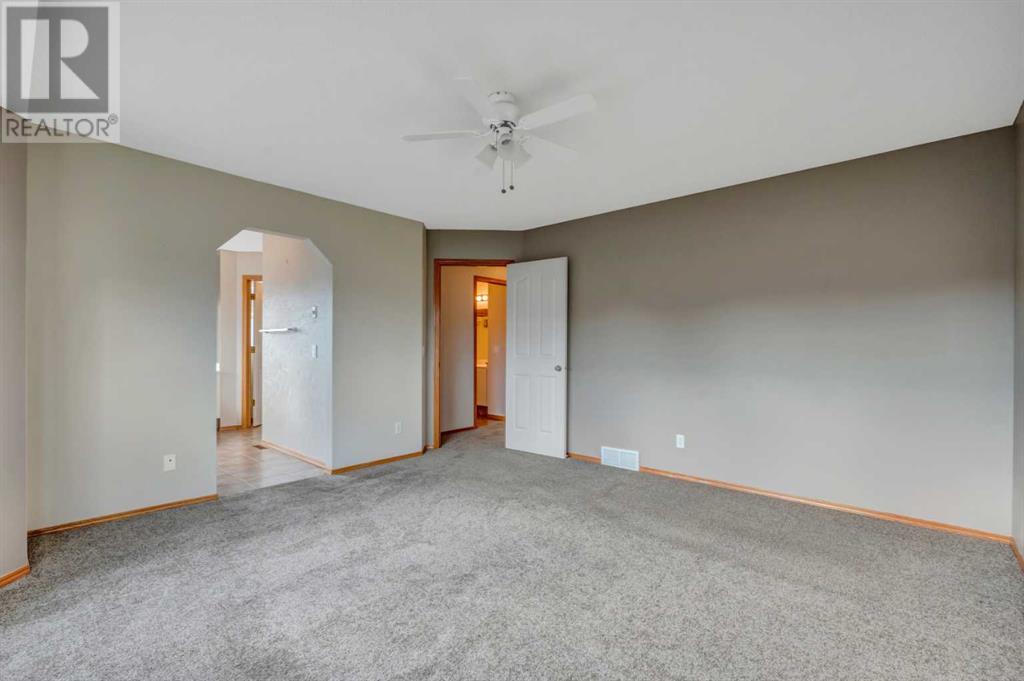Single Family House for Sale in  Citadel Peak Mews NW Citadel Calgary 