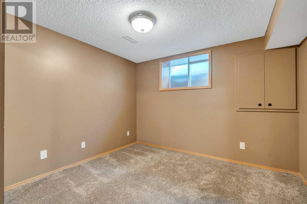 Single Family House for Sale in  Citadel Peak Mews NW Citadel Calgary 