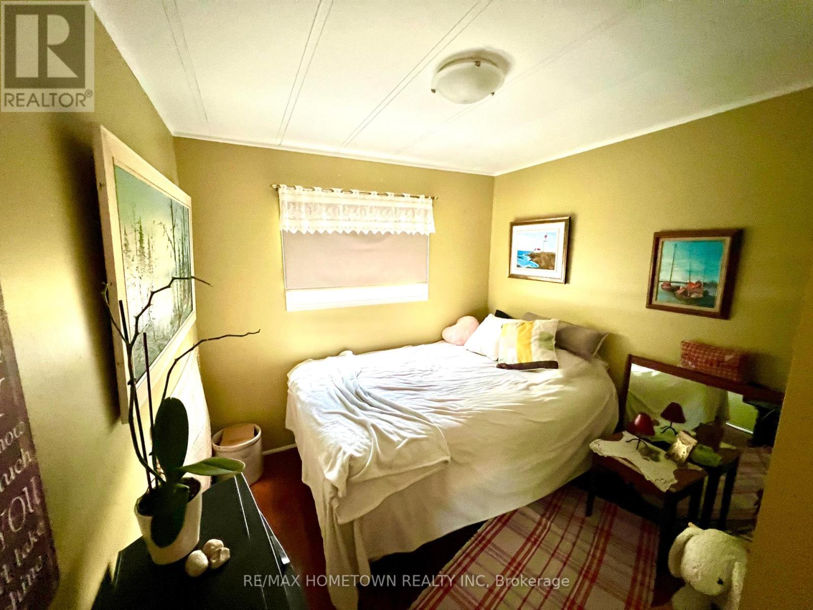 Photo 10 of 212 Knight Avenue, Augusta ON