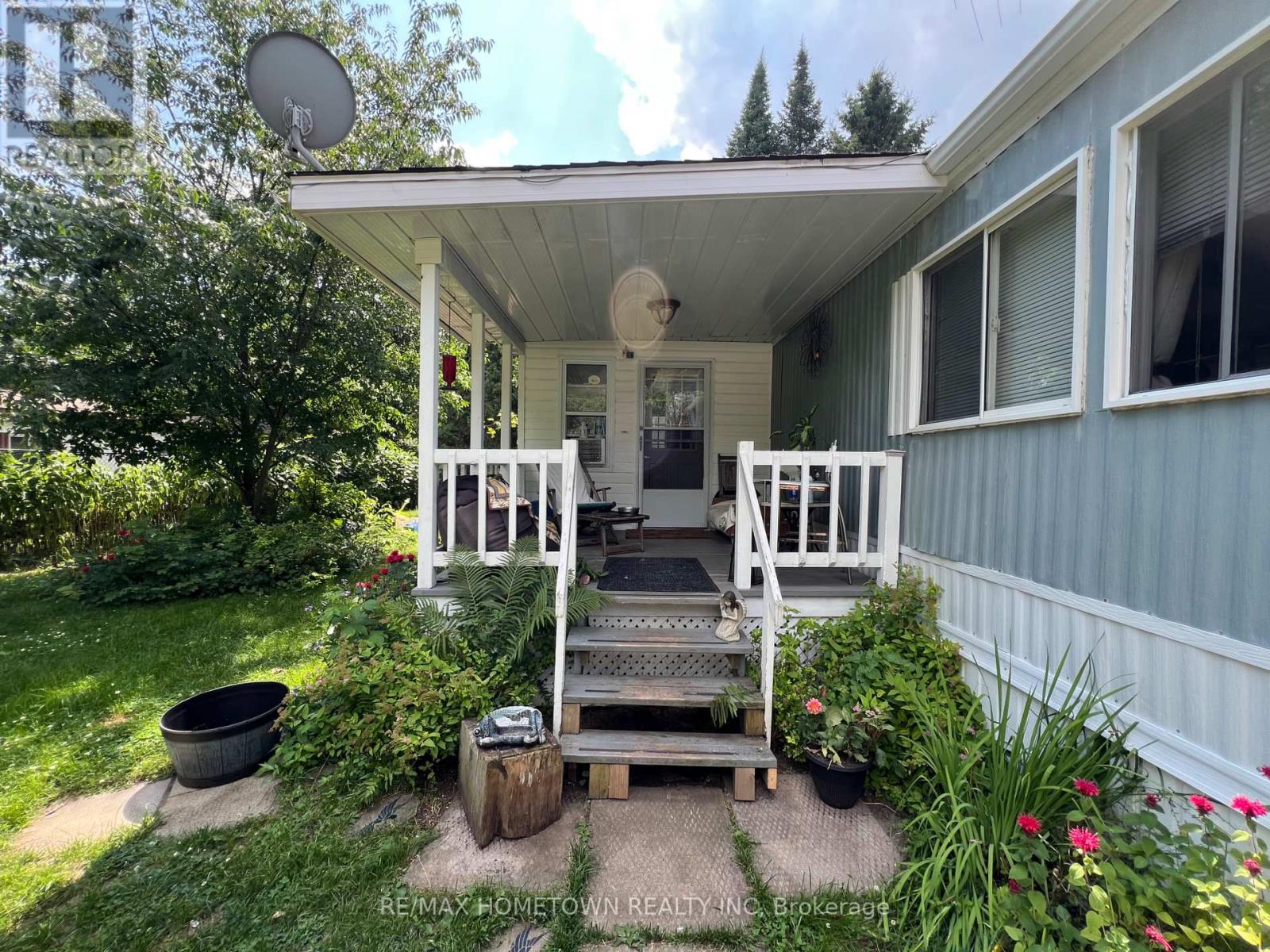 Photo 3 of 212 Knight Avenue, Augusta ON