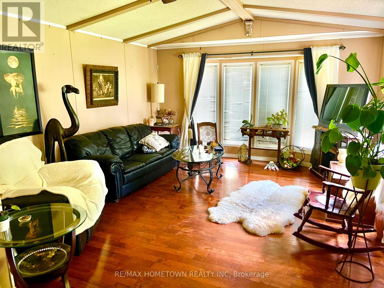 Photo 4 of 212 Knight Avenue, Augusta ON