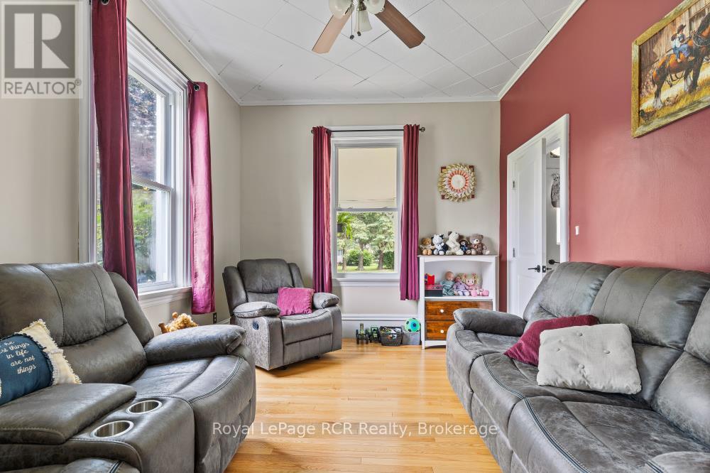 Photo 4 of 45001 Lakelet Road, Howick ON