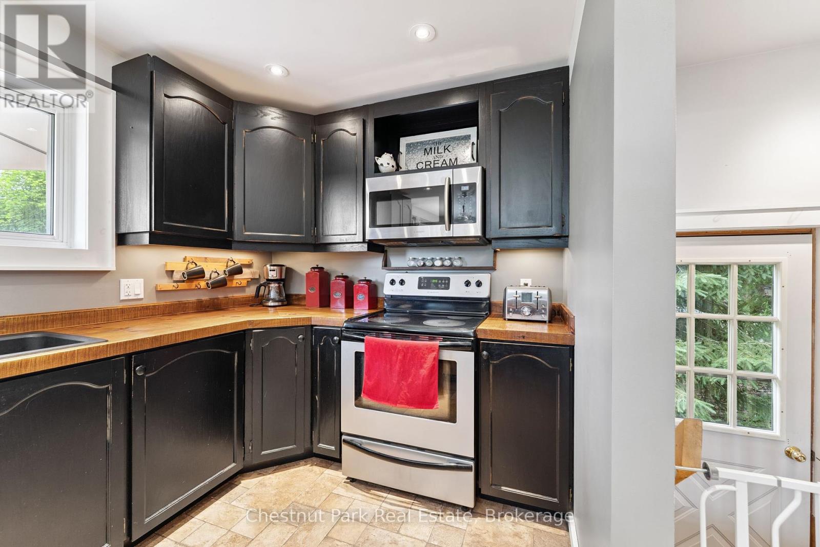 Photo 12 of 1922 141 Highway, Muskoka Lakes ON