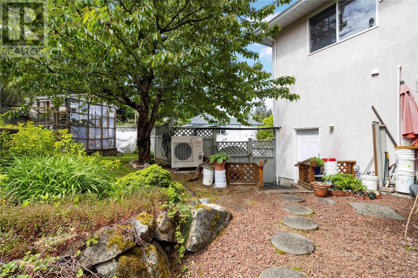 Photo 11 of 2350 Setchfield Ave, Langford BC