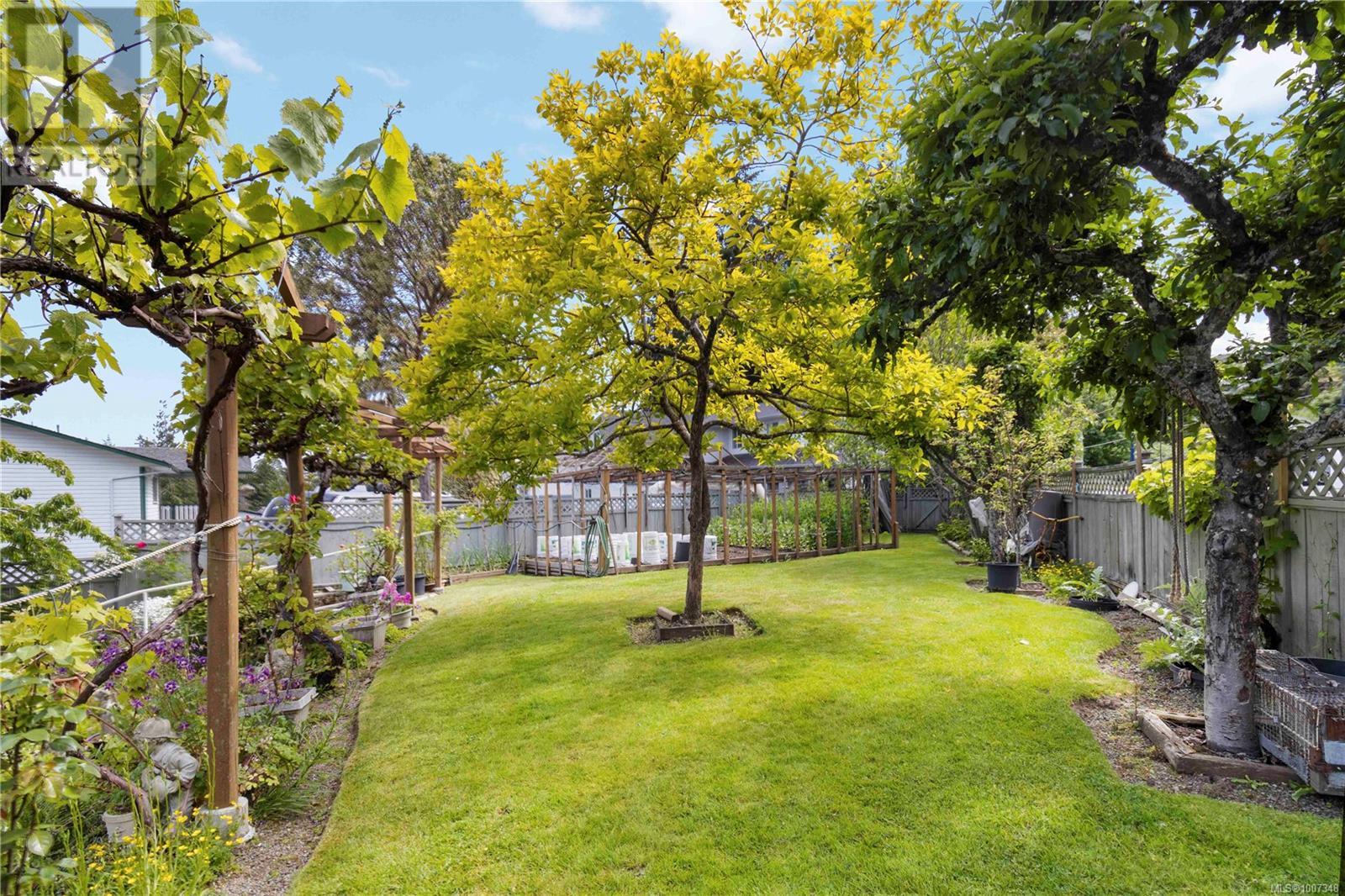 Photo 33 of 2350 Setchfield Ave, Langford BC
