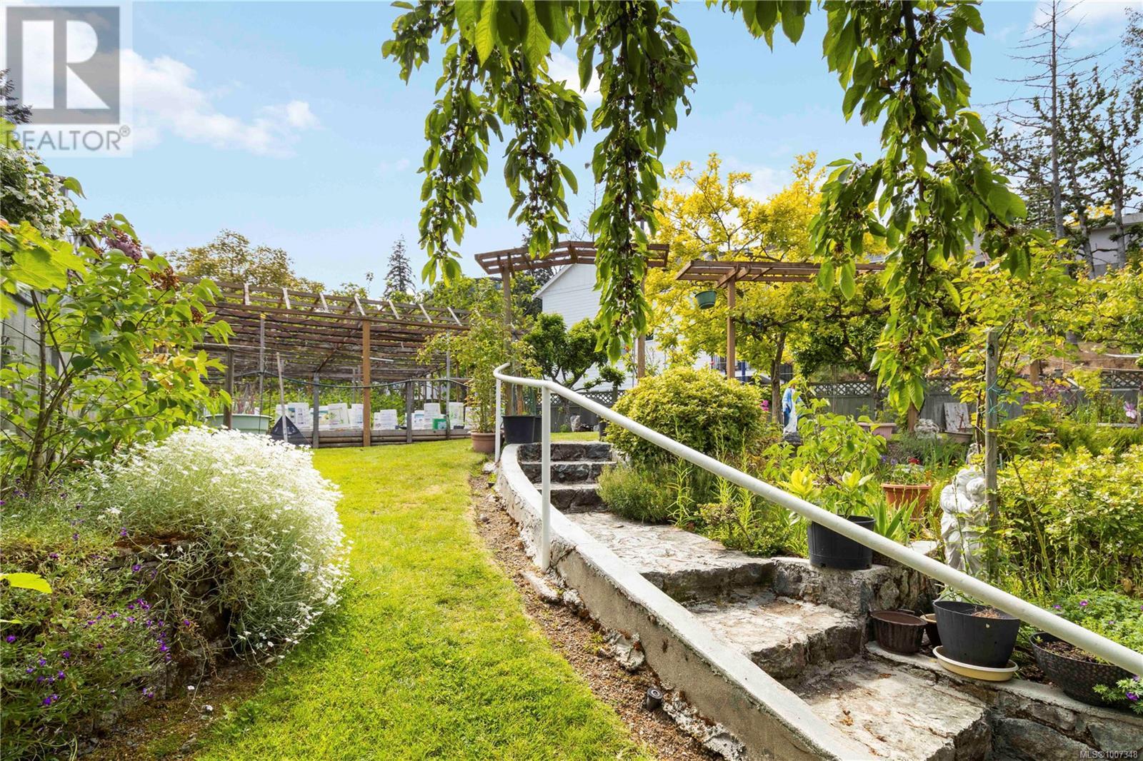 Photo 16 of 2350 Setchfield Ave, Langford BC