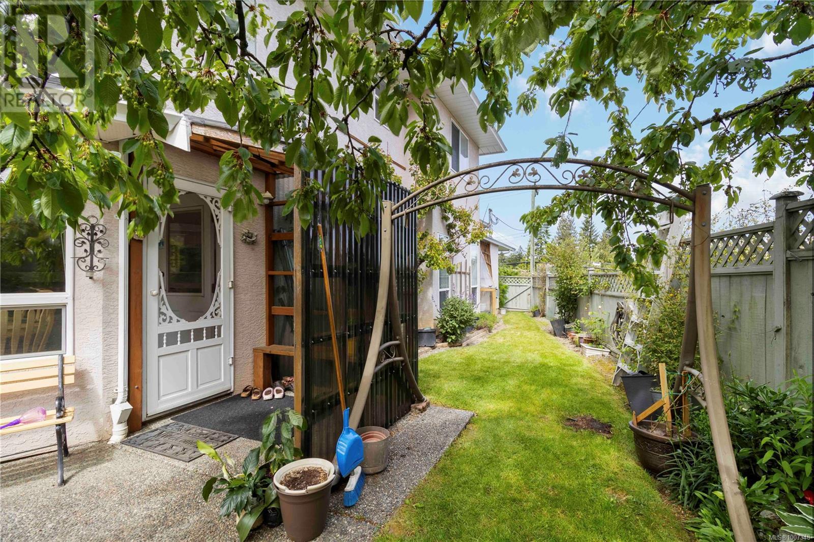 Photo 9 of 2350 Setchfield Ave, Langford BC