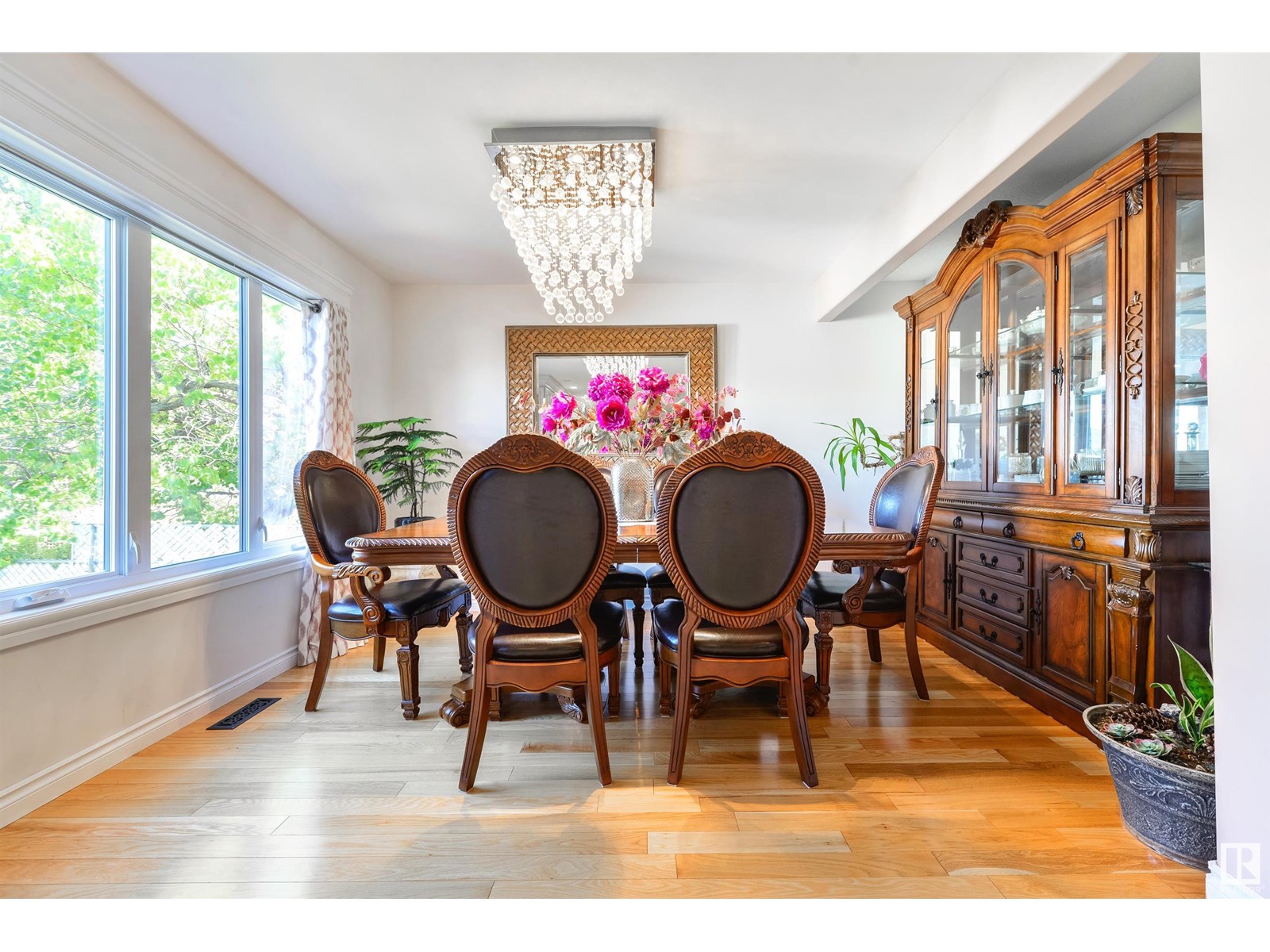 Photo 15 of 9720 65 Av Nw, Edmonton AB