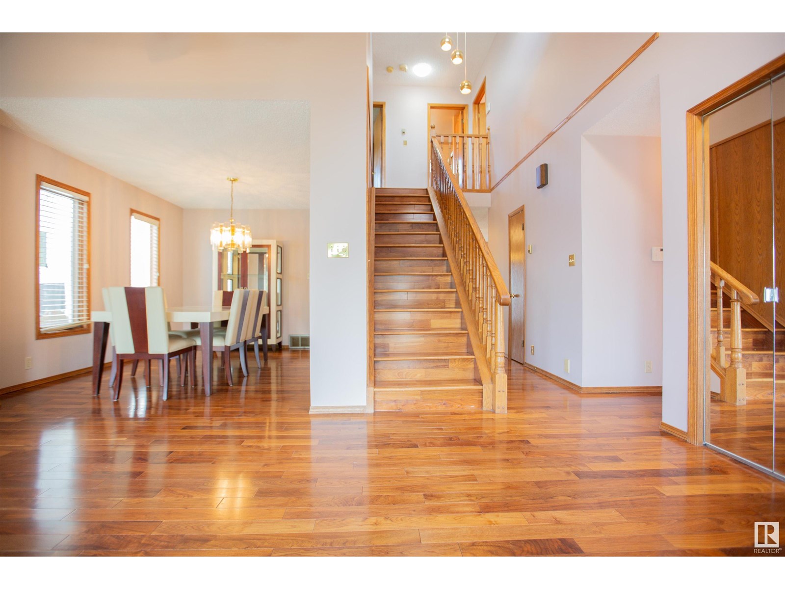 Photo 4 of 9915 154 Av Nw, Edmonton AB