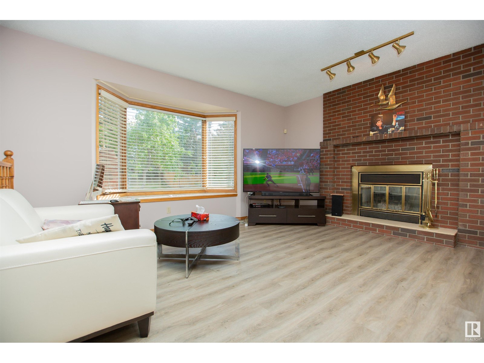 Photo 12 of 9915 154 Av Nw, Edmonton AB