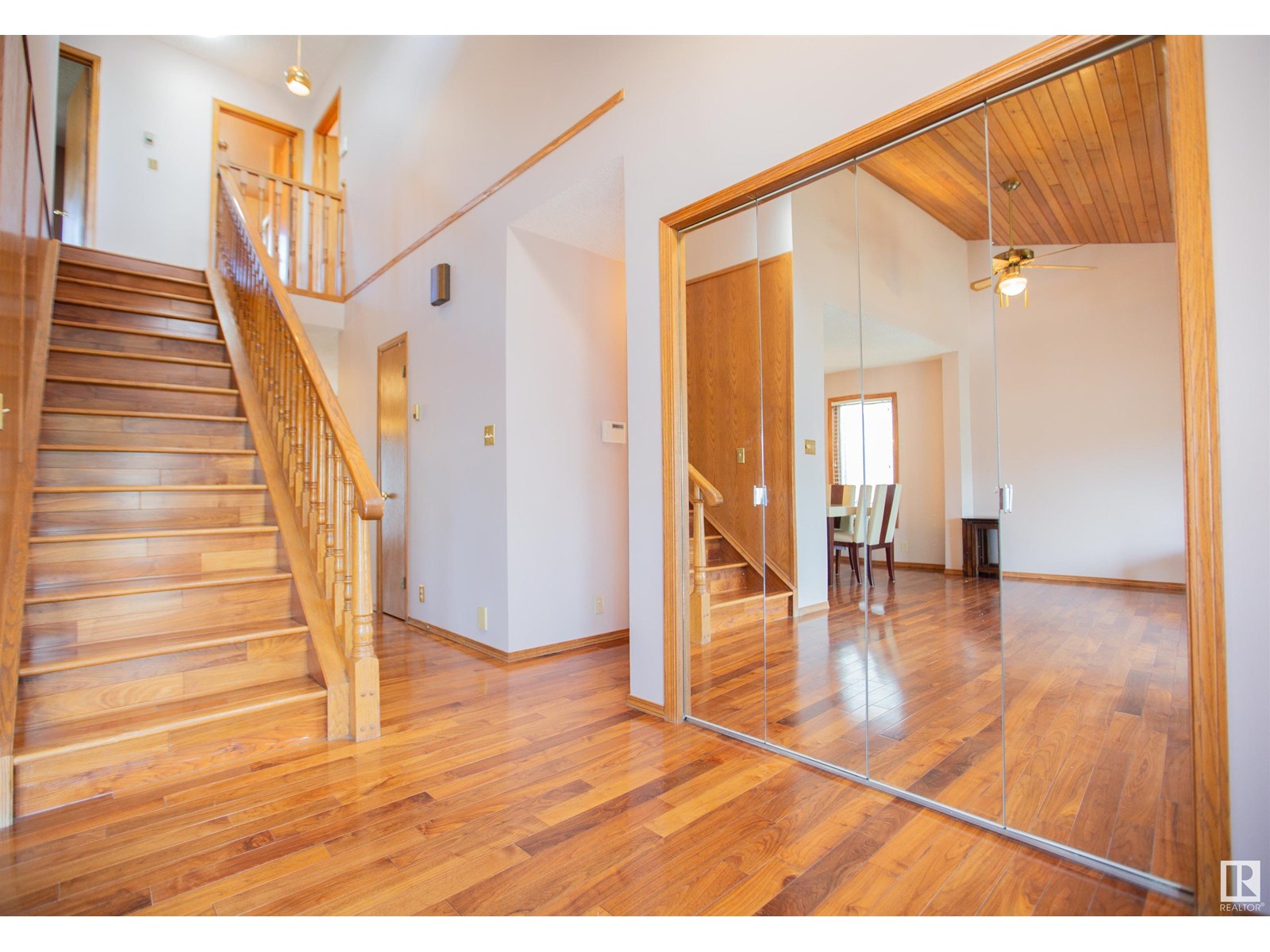 Photo 5 of 9915 154 Av Nw, Edmonton AB