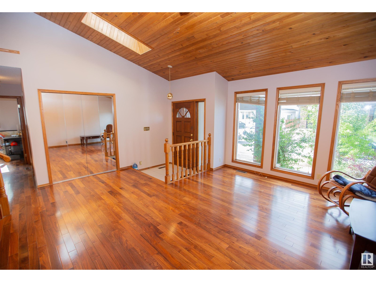 Photo 6 of 9915 154 Av Nw, Edmonton AB
