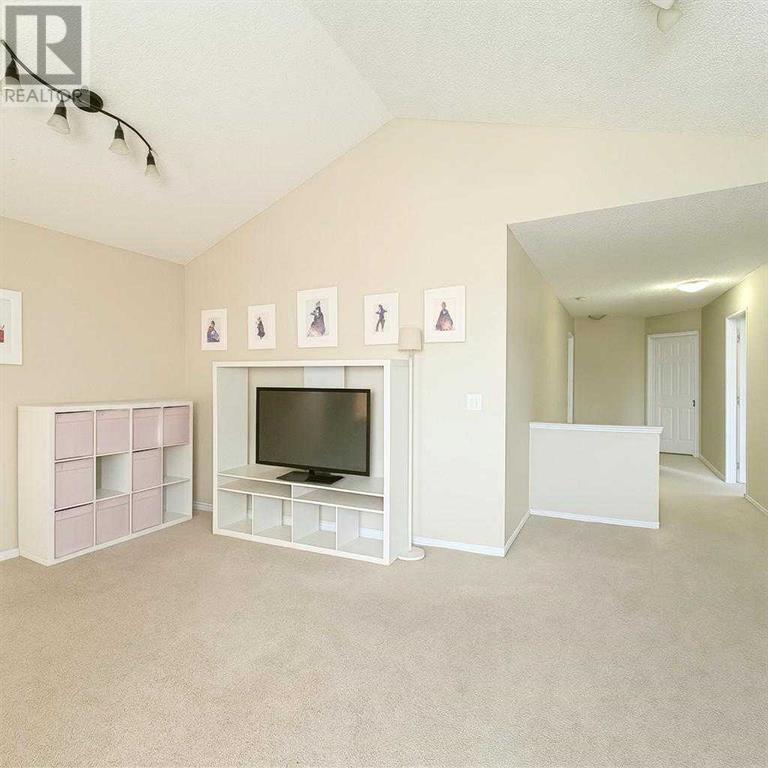 Photo 8 of 143 Cimarron Grove Circle, Okotoks AB
