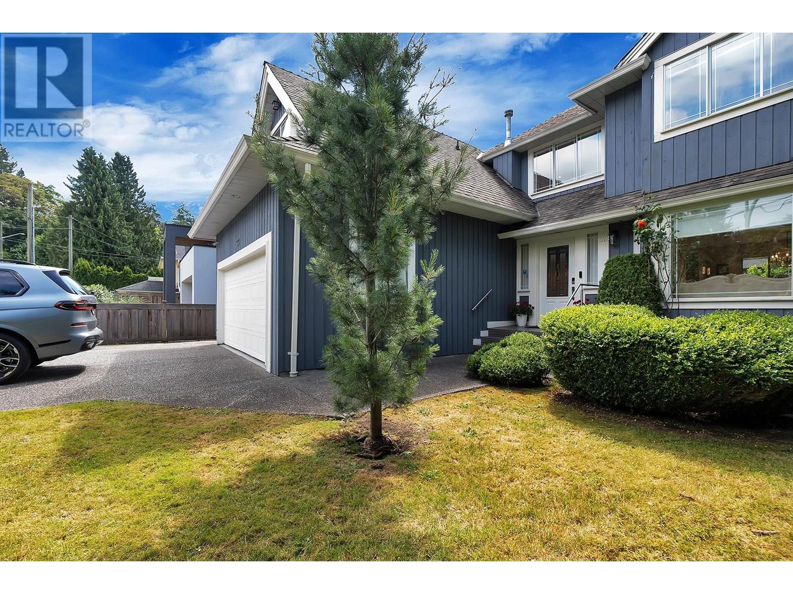 633 FIR STREET, North Vancouver