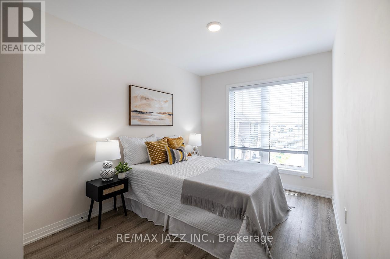 Photo 34 of 74 Ambereen Place, Clarington ON
